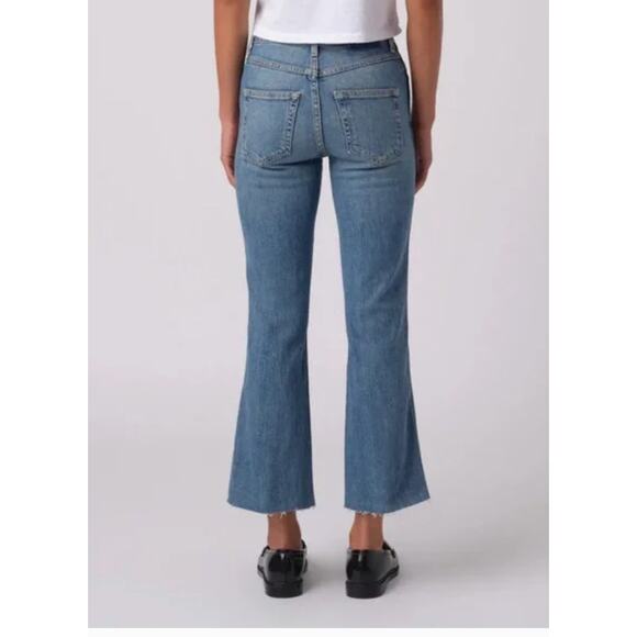 Amo High Rise Kick Crop Jeans Sz 25 Topanga Wash Chic Trendy Light Wash Flare - Picture 9 of 9